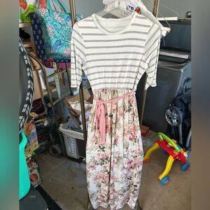 Sold on FB. Pinkblush maternity dress size medium